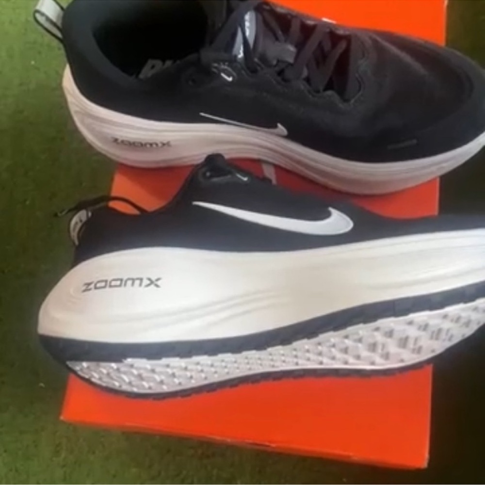 Nike ZoomX Vista Running Shoes Black White Lightweight Cushioned Sneakers - Picture 2 of 8